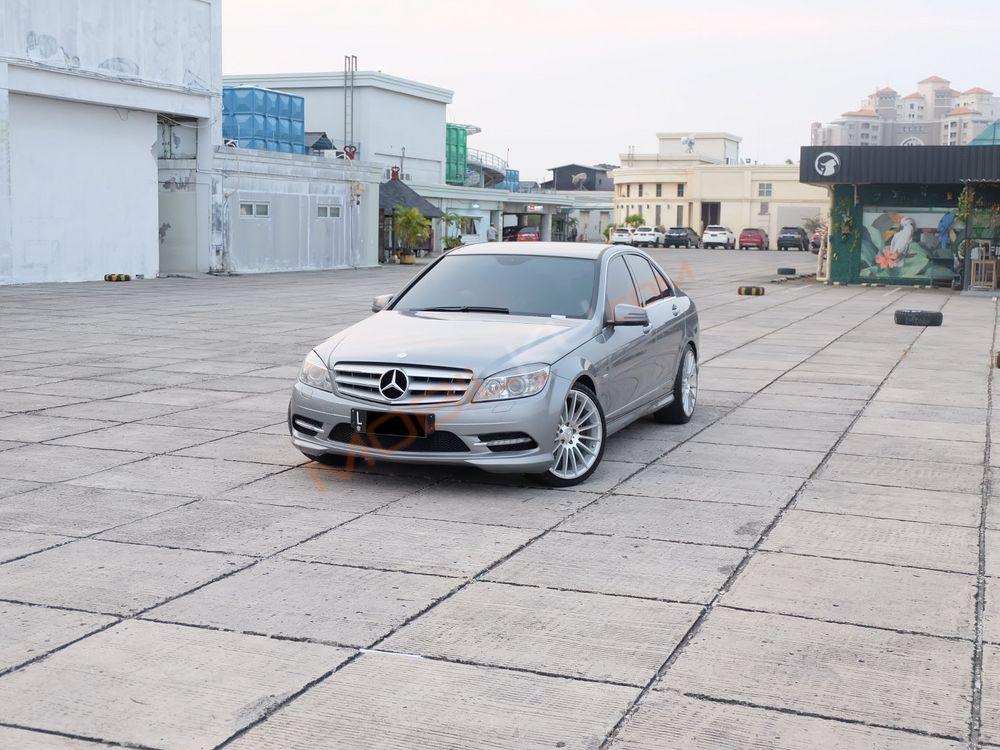 Mobil Mercedes-Benz C-Class 2011