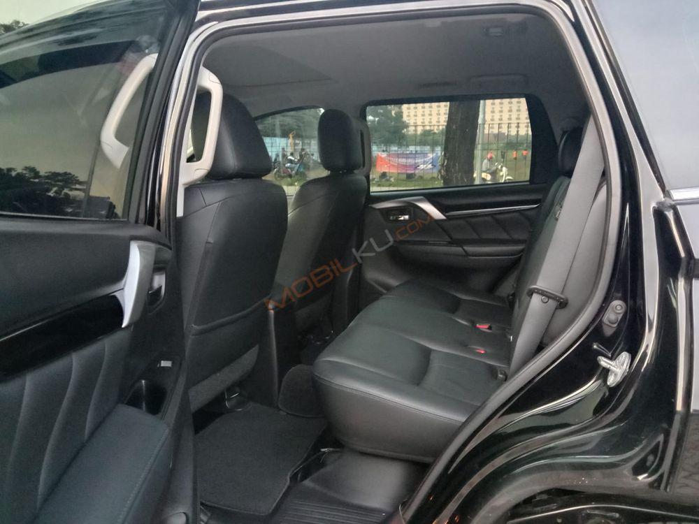 Mobil Mitsubishi Pajero 2017