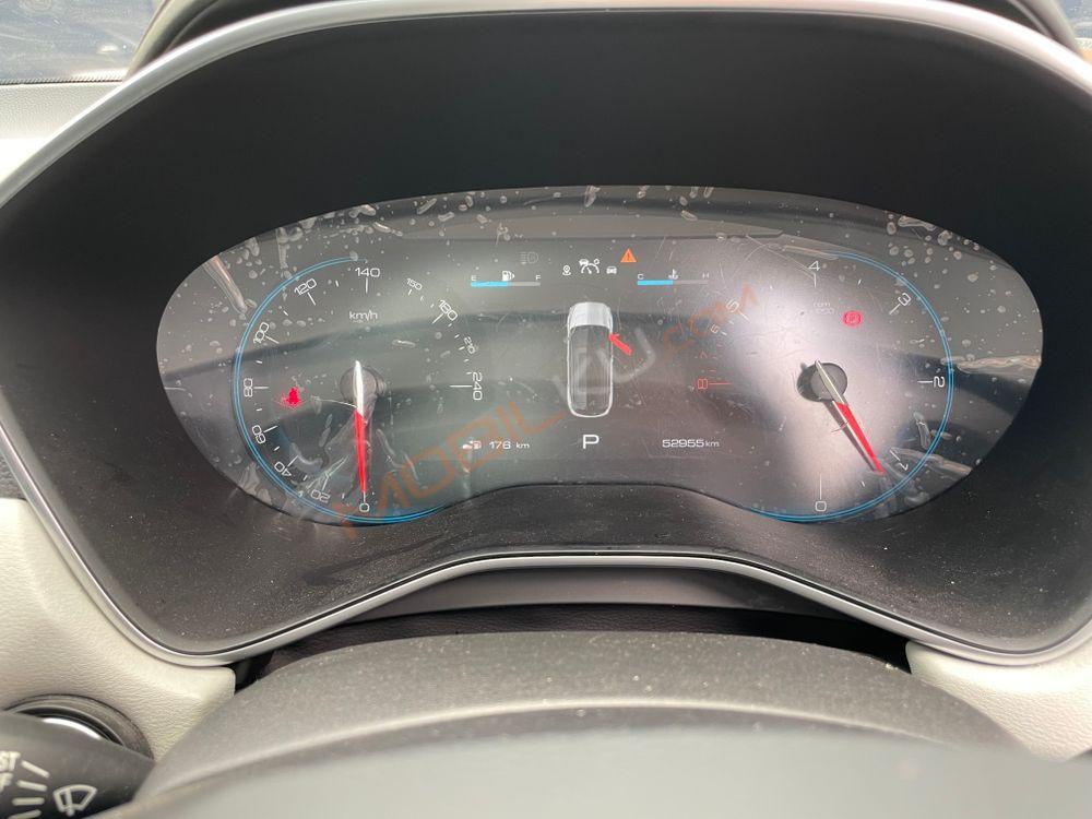 Mobil Wuling Almaz 2022