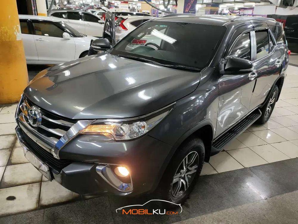 Mobil Toyota Fortuner 2016