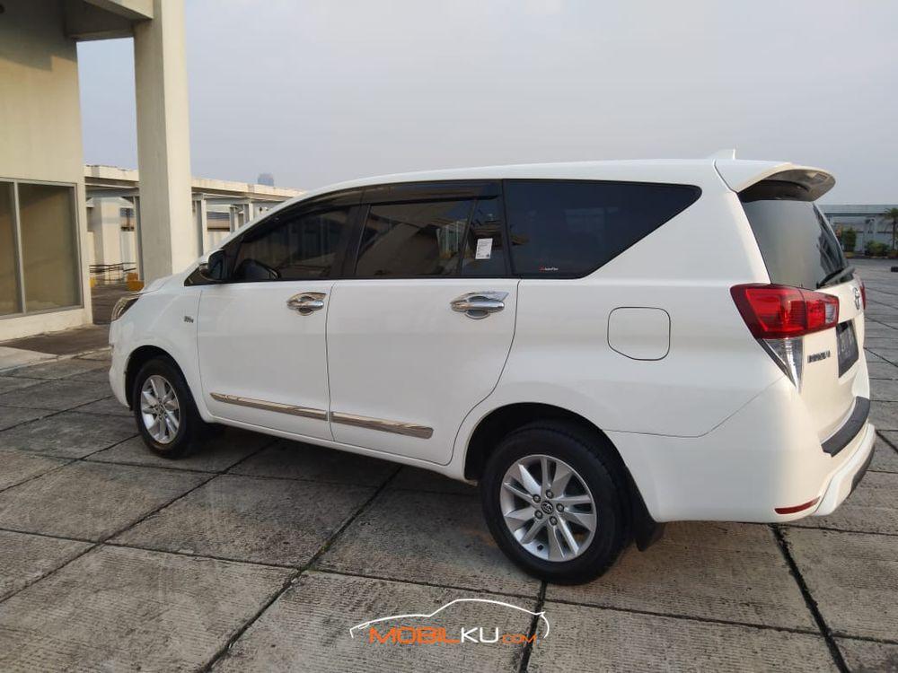 Mobil Toyota Kijang Innova 2018