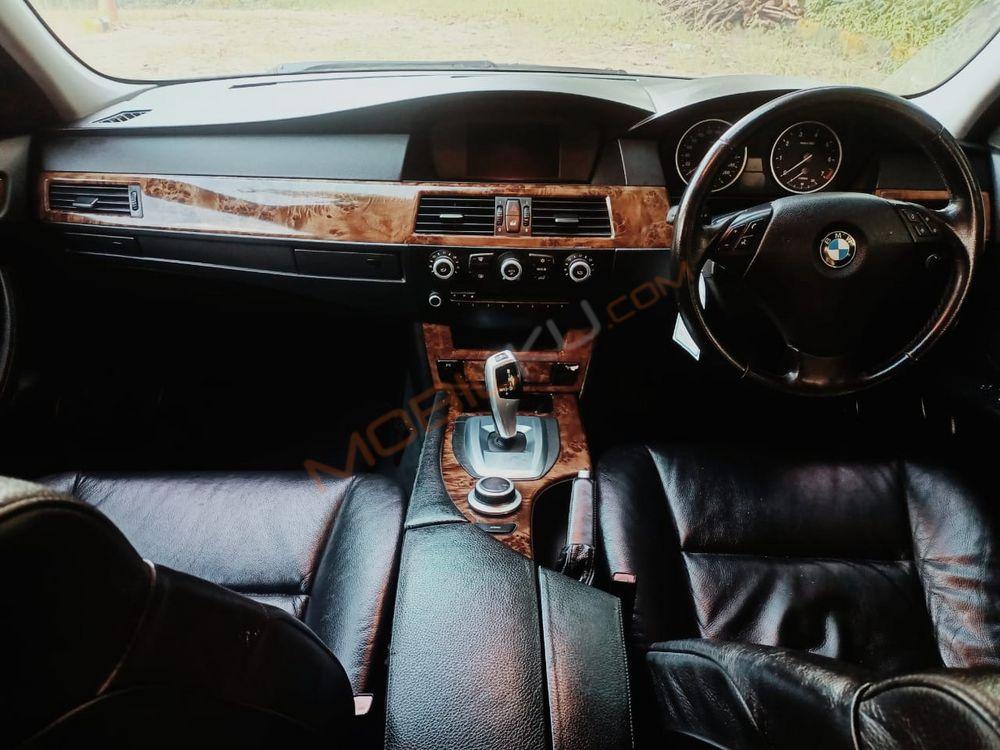 Mobil BMW 5 Series 2008