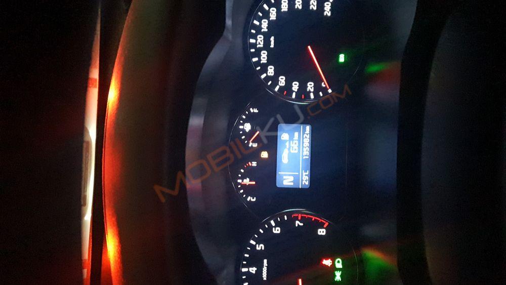 Mobil Kia Carens 2013