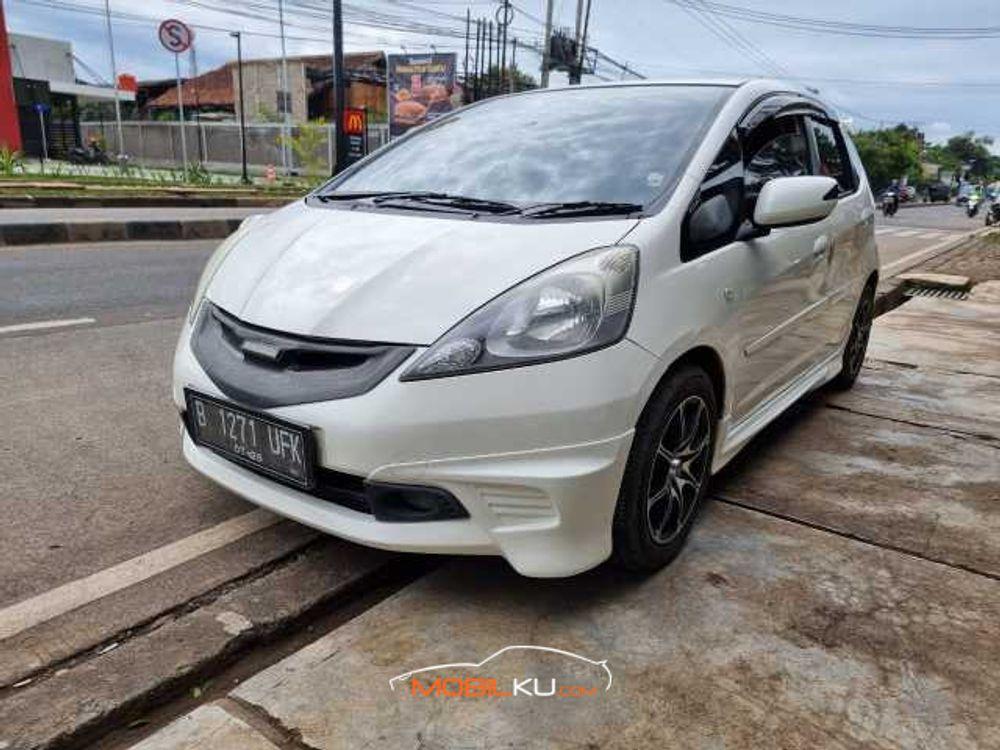 Mobil Honda Jazz 2009