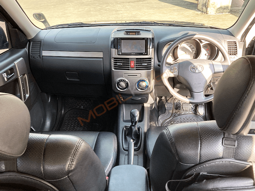 Mobil Toyota Rush 2013