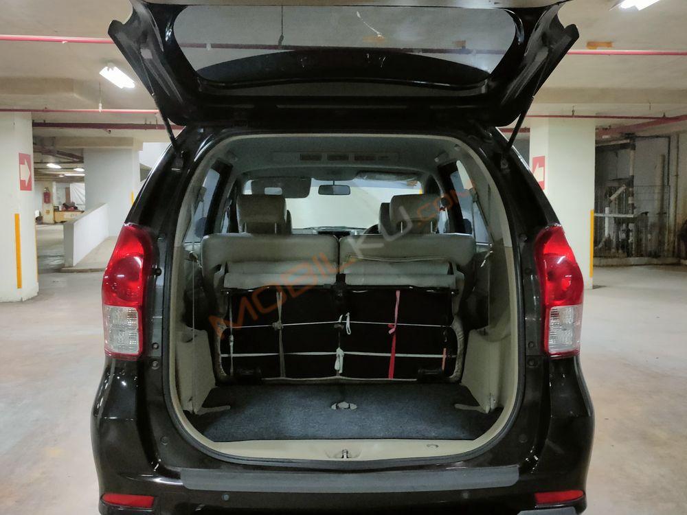Mobil Toyota Avanza 2014