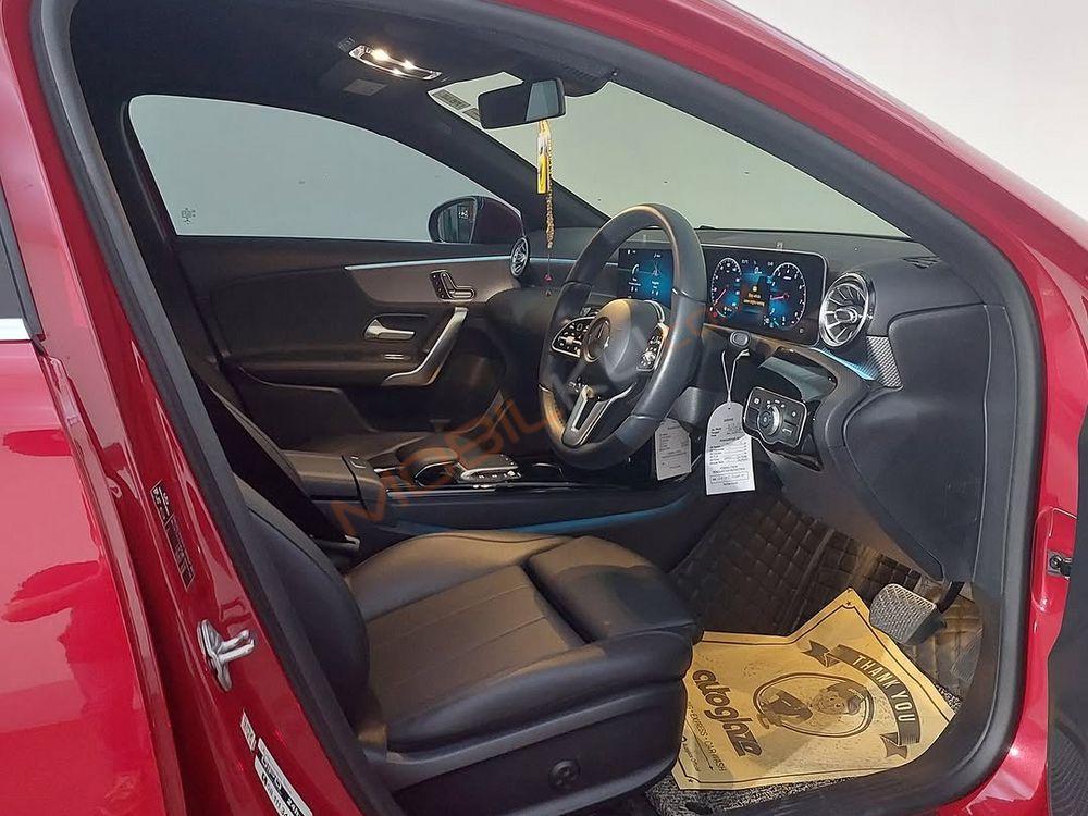 Mobil Mercedes-Benz A-Class 2021