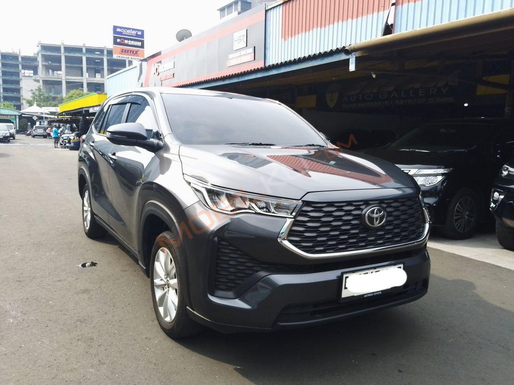 Mobil Toyota Kijang Innova Zenix 2023