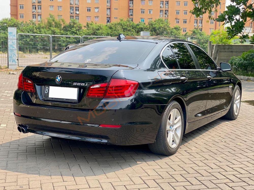 Mobil BMW 5 Series 2013