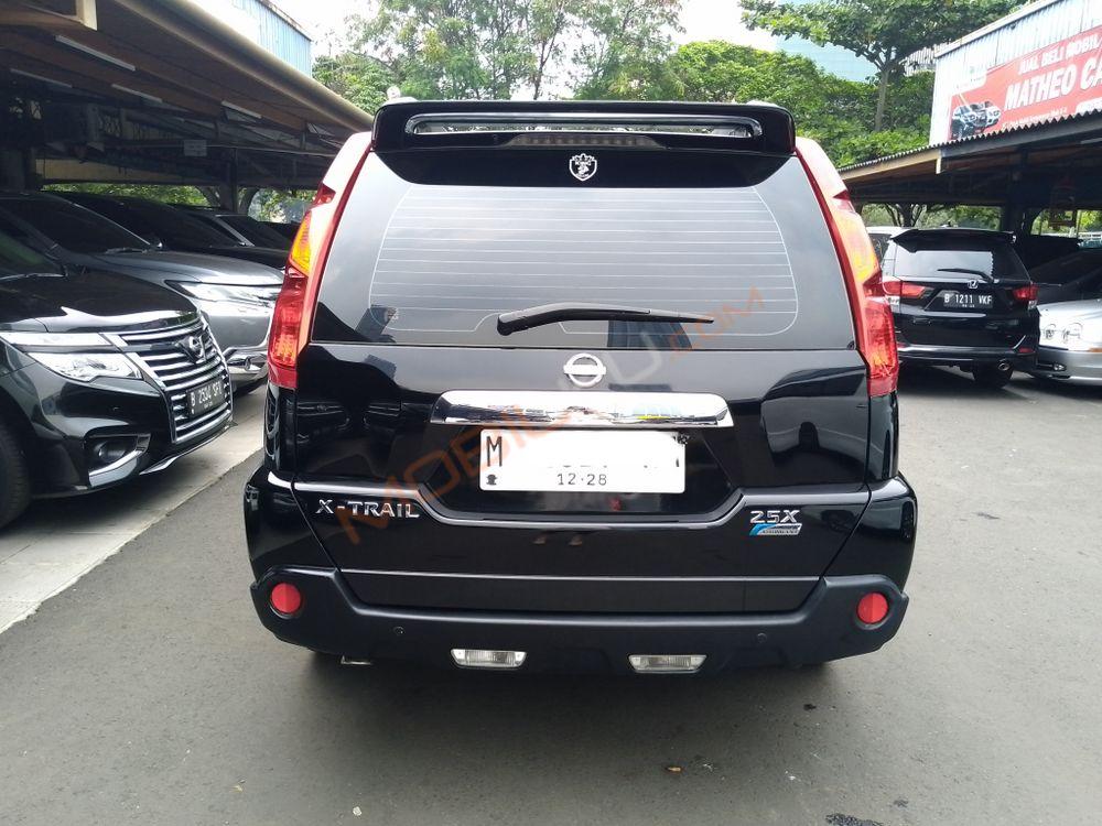 Mobil Nissan X-Trail 2008