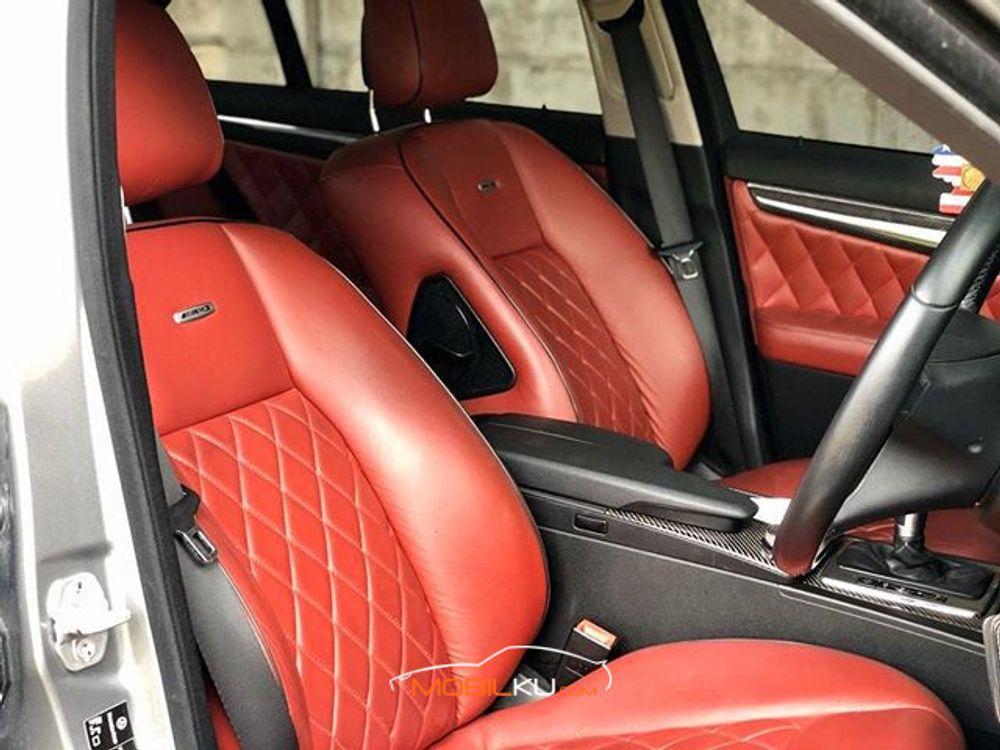 Mobil Mercedes-Benz C-Class 2011