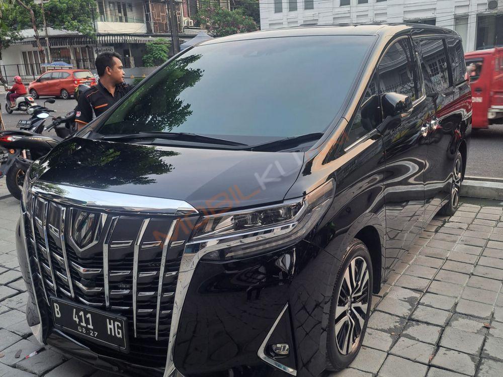 Mobil Toyota Alphard 2022