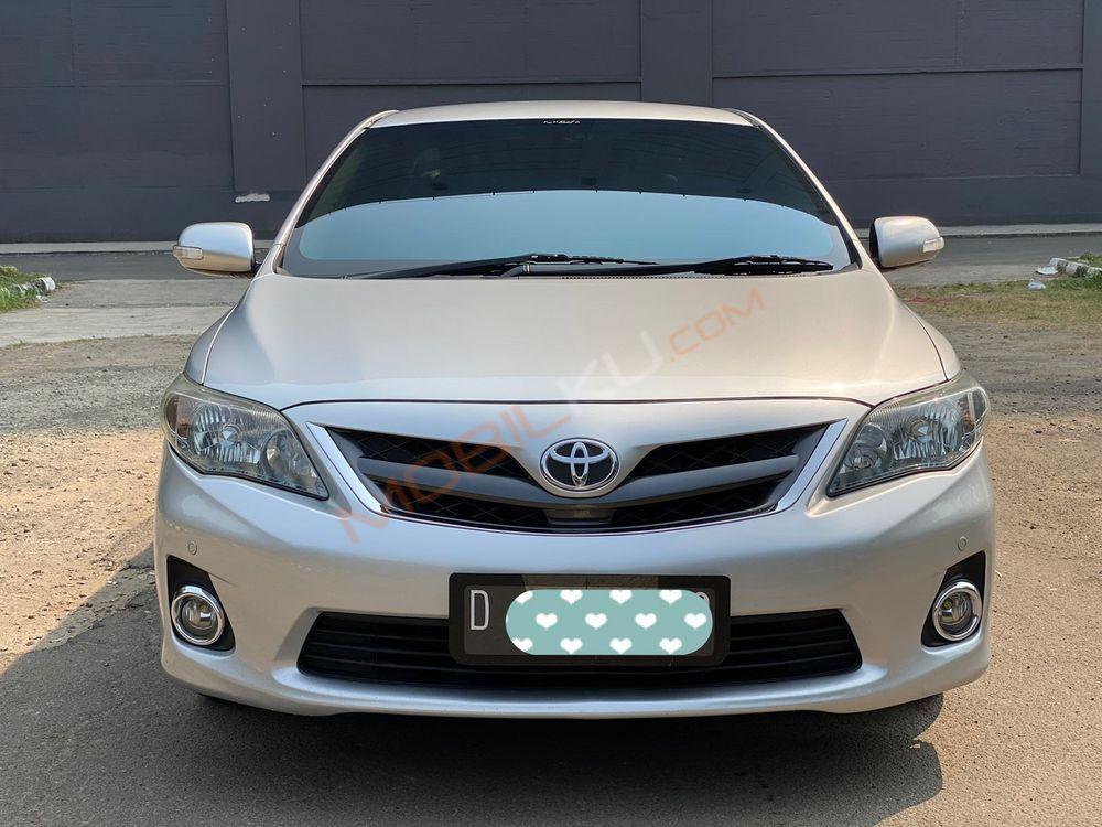 Mobil Toyota Corolla 2010