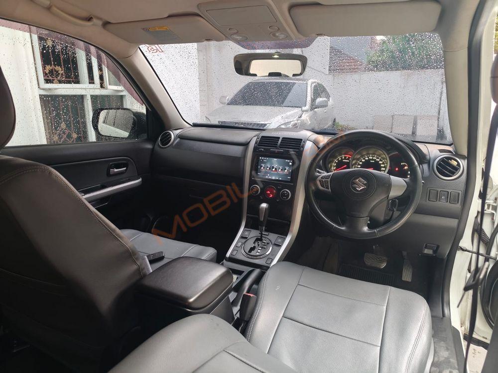 Mobil Suzuki Grand Vitara 2016