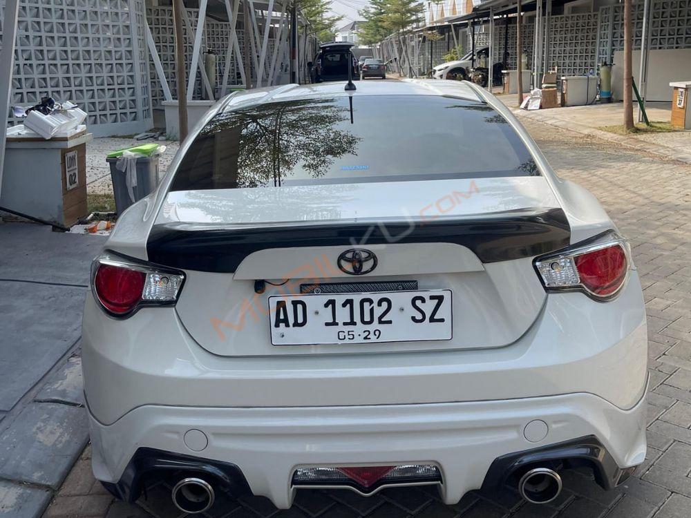 Mobil Toyota 86 2013