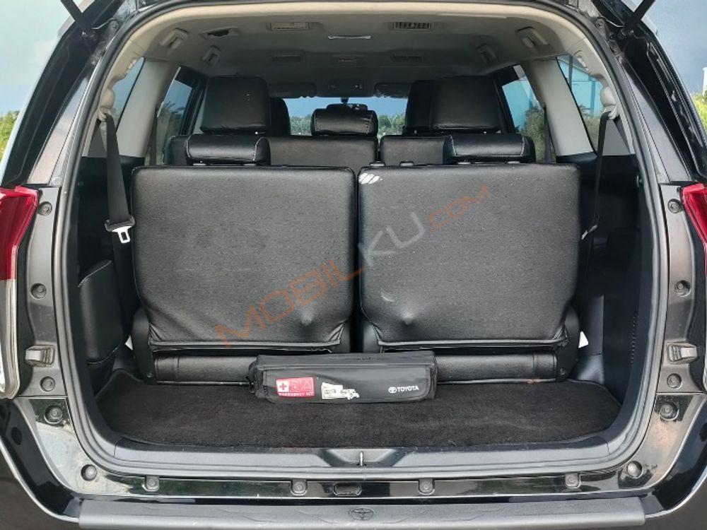 Mobil Toyota Kijang Innova 2020