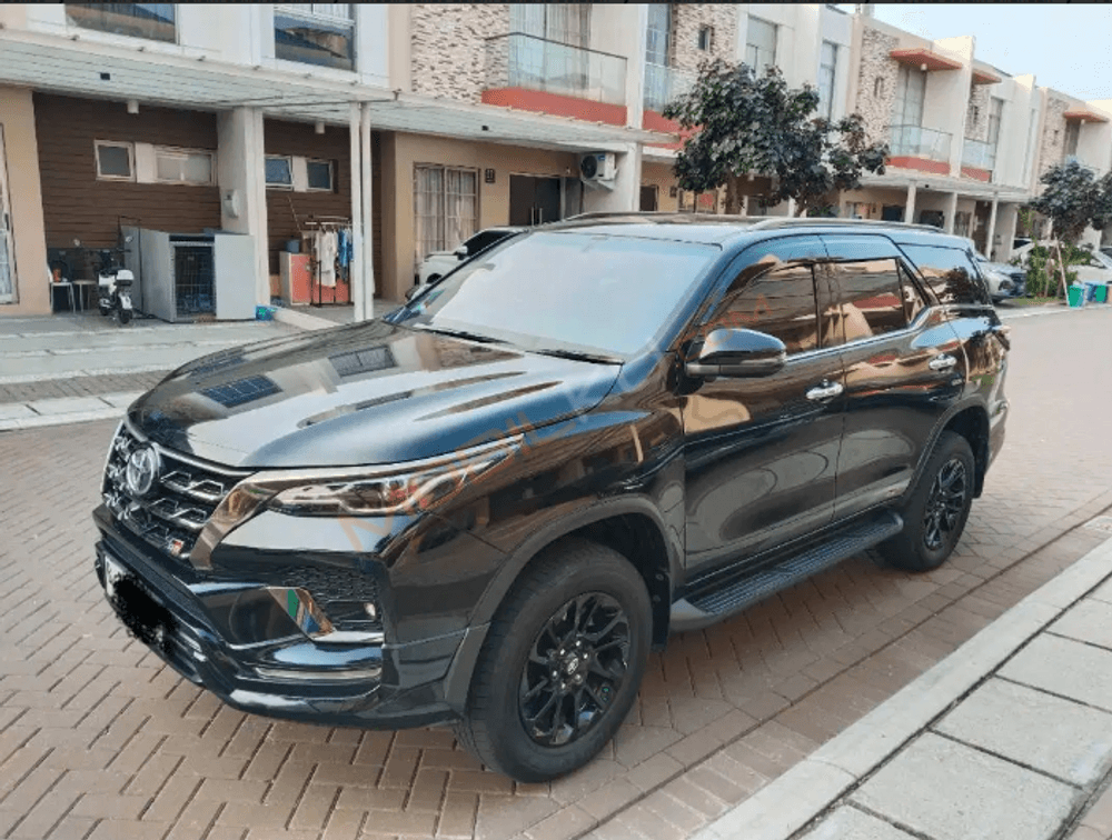 Mobil Toyota Fortuner 2024