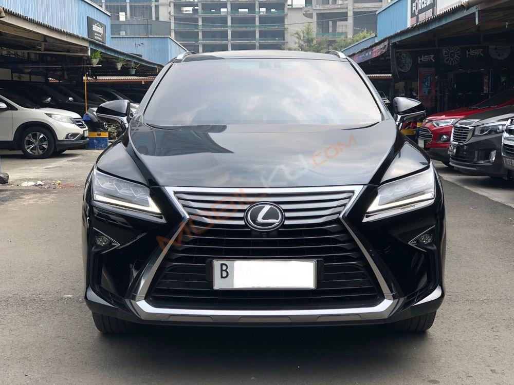 Mobil Lexus RX 2017