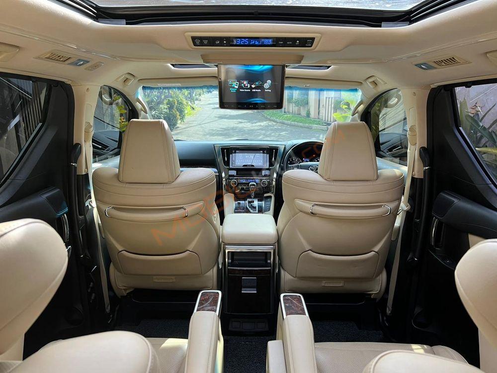 Mobil Toyota Alphard 2019