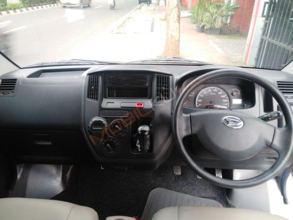 Mobil Daihatsu Gran Max 2013