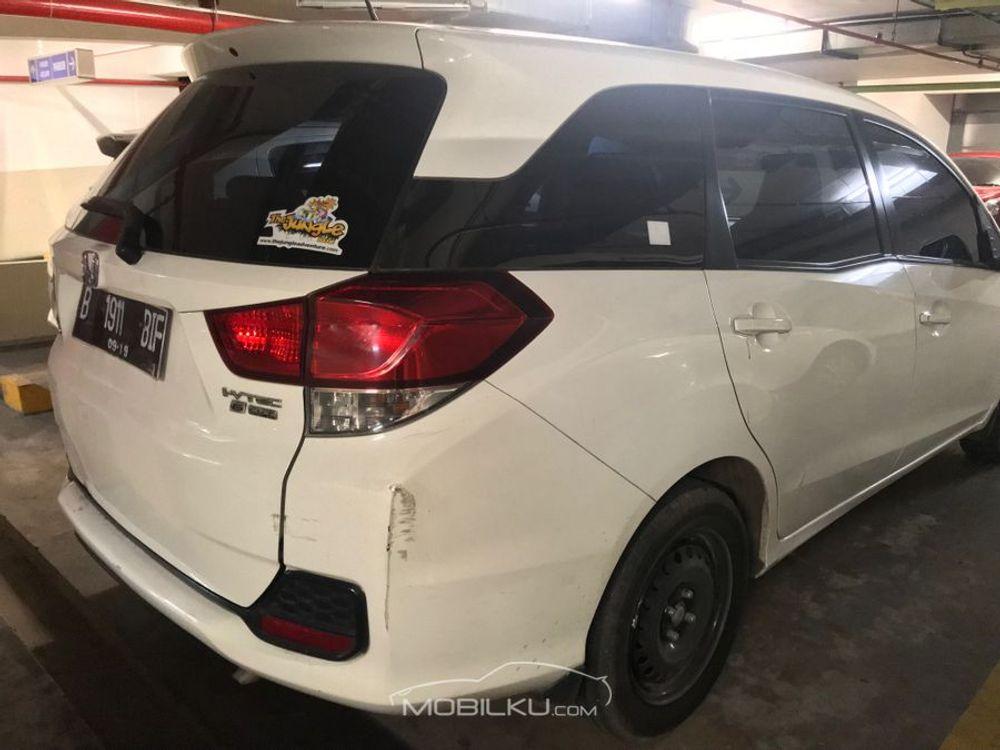 Mobil Honda Mobilio 2014