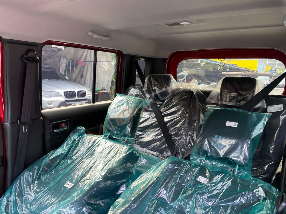 Mobil Suzuki Jimny 2023