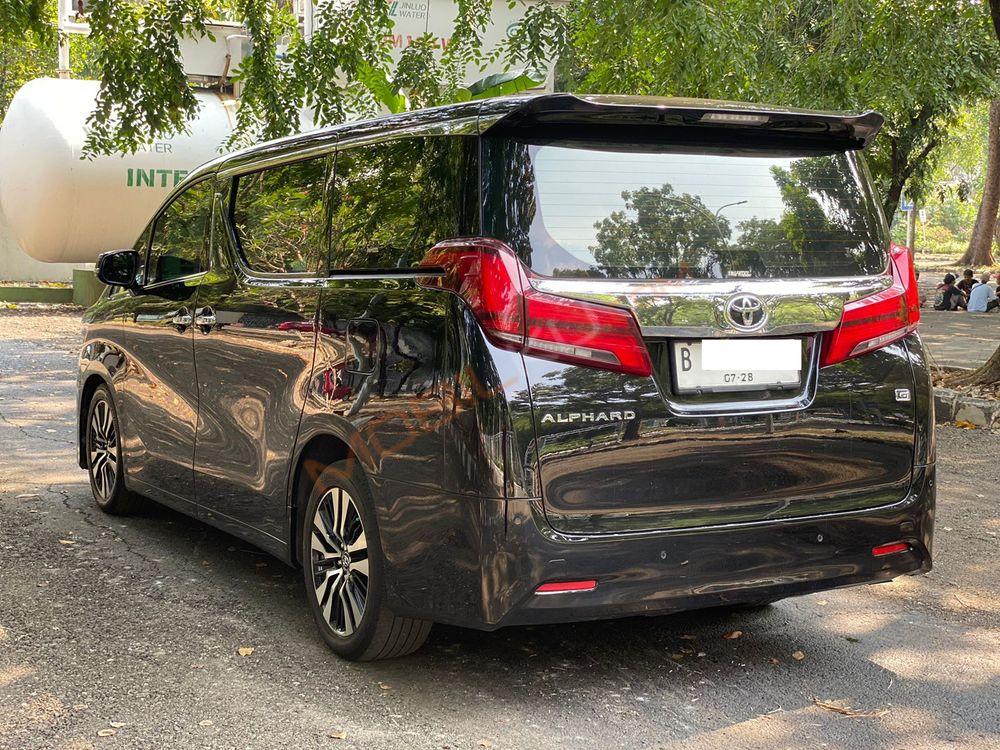 Mobil Toyota Alphard 2018