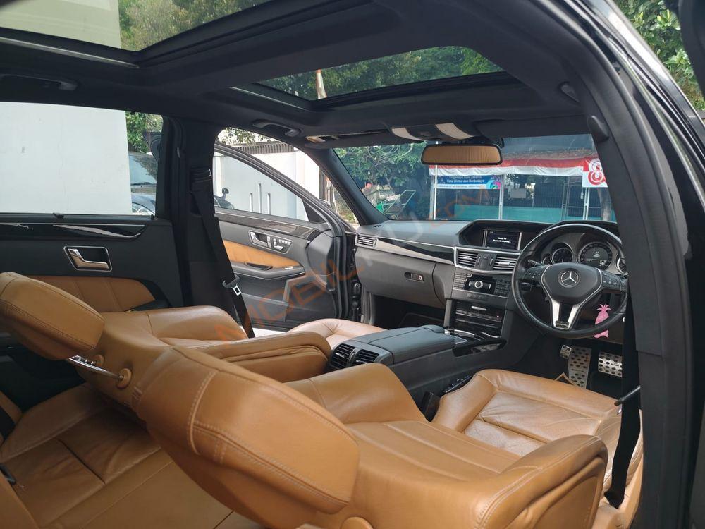 Mobil Mercedes-Benz E-Class 2011