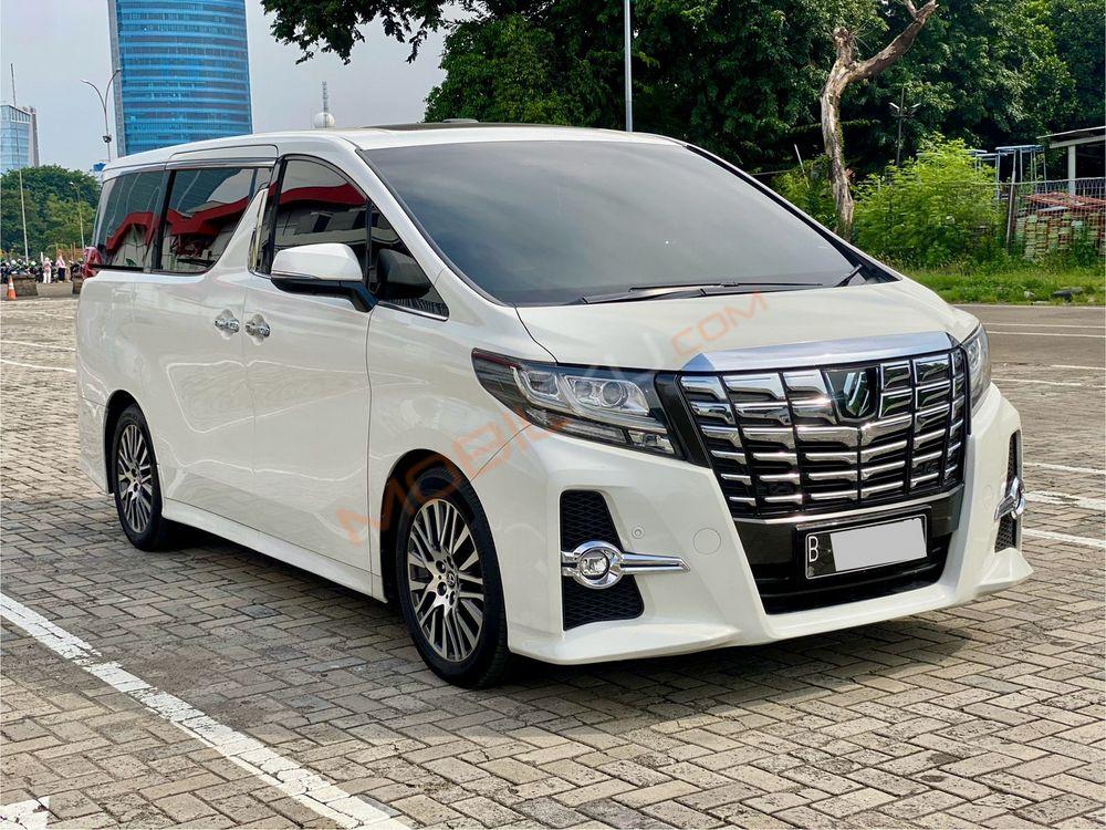 Mobil Toyota Alphard 2016