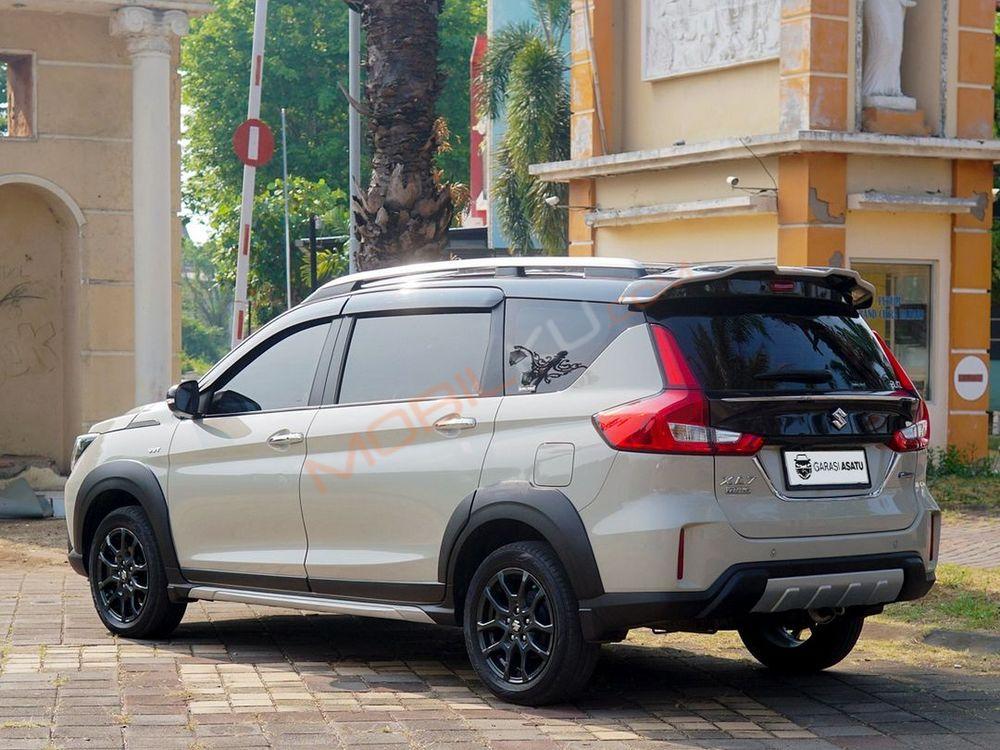 Mobil Suzuki XL7 2023