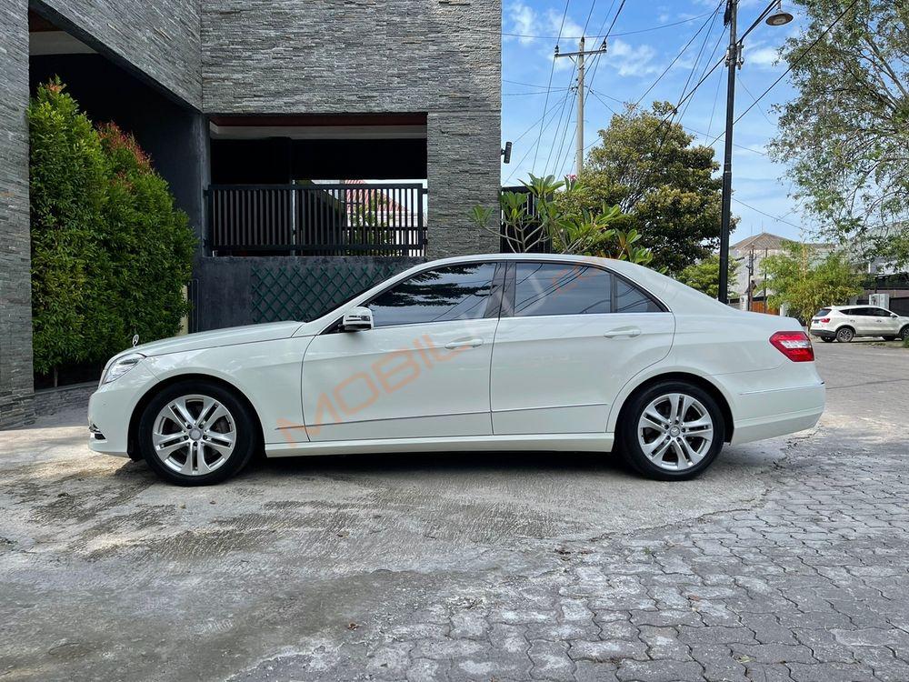 Mobil Mercedes-Benz E-Class 2011