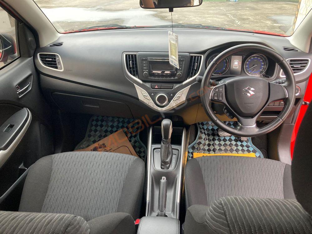 Mobil Suzuki Baleno 2017