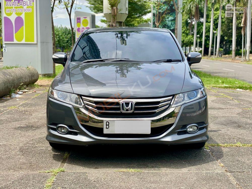 Mobil Honda Odyssey 2012
