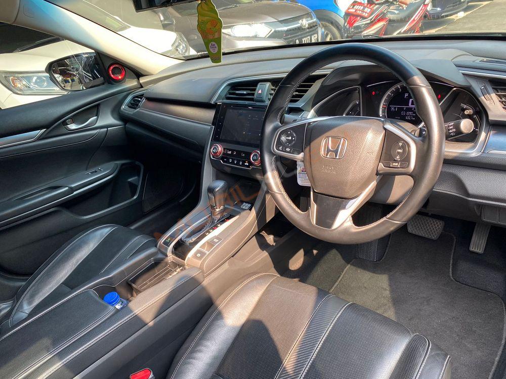 Mobil Honda Civic Sedan 2017
