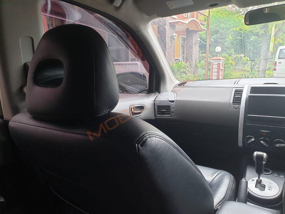 Mobil Nissan X-Trail 2009