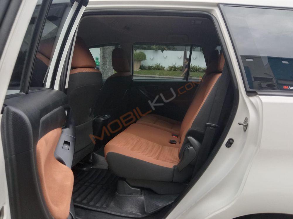 Mobil Toyota Kijang Innova 2017