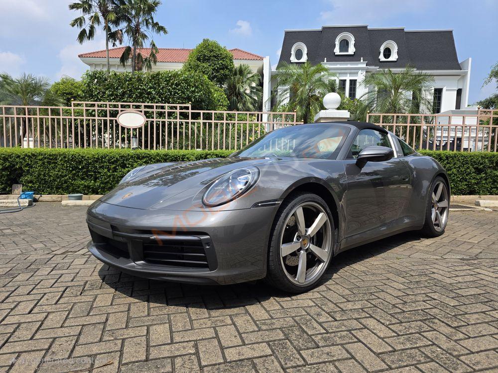 Mobil Porsche 911 2022