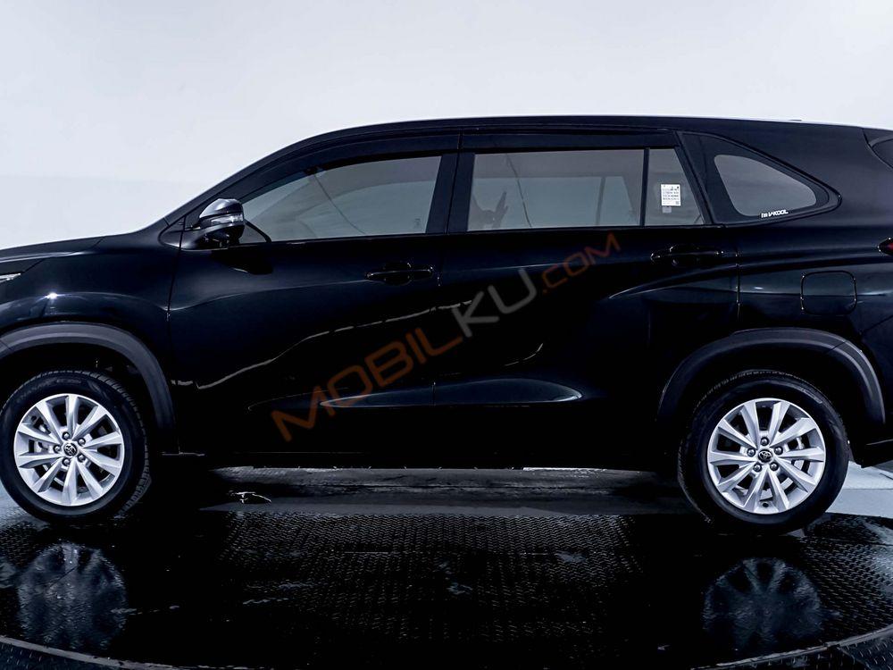 Mobil Toyota Kijang Innova 2023