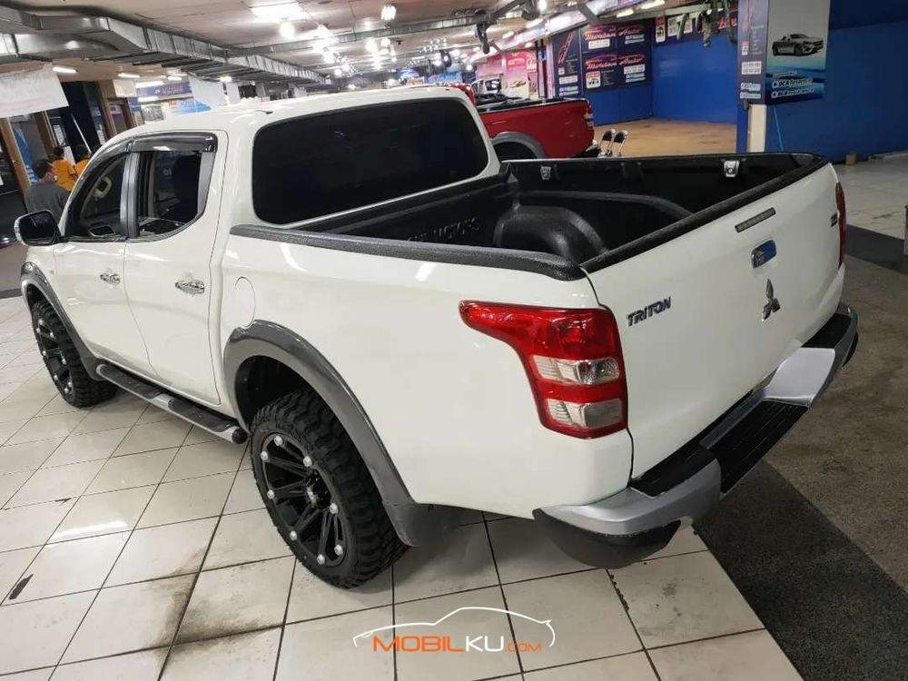 Mobil Mitsubishi Triton 2018