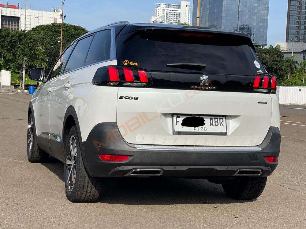 Mobil Peugeot 5008 2019