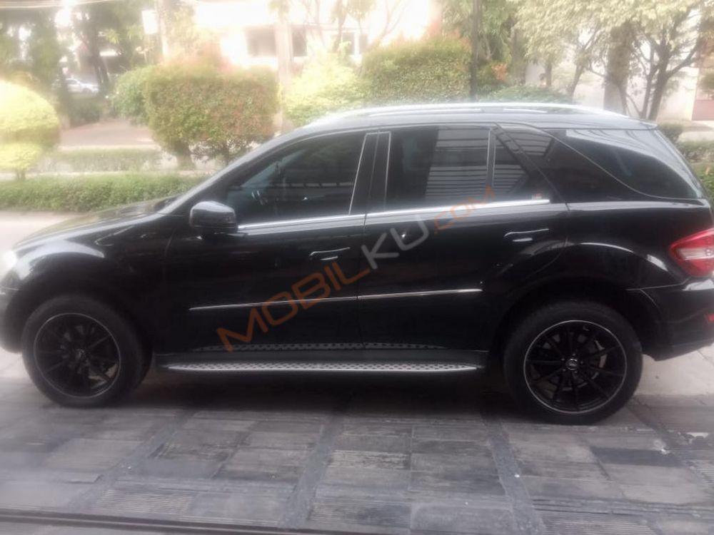 Mobil Mercedes-Benz ML 2011