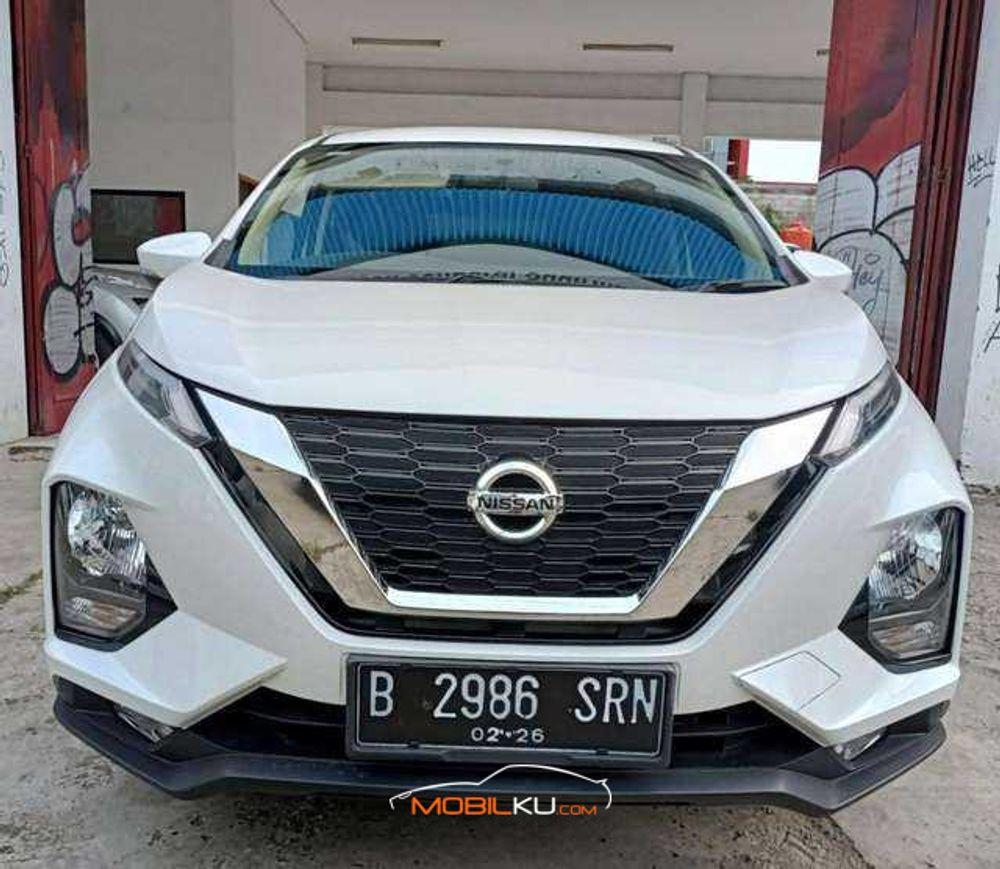Mobil Nissan Livina 2019