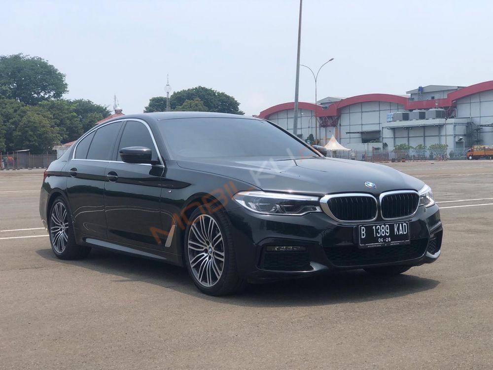 Mobil BMW 5 Series 2020