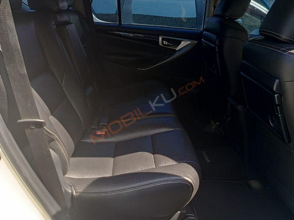 Mobil Toyota Kijang Innova 2018