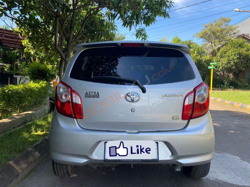 Mobil Toyota Agya 2015