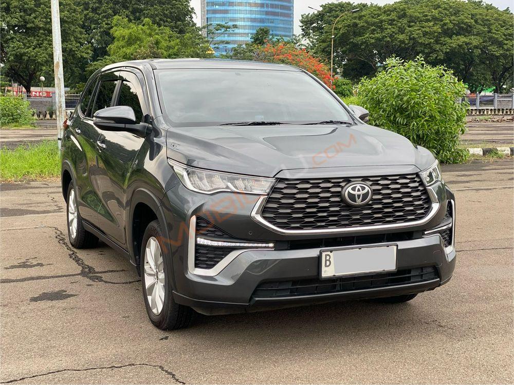 Mobil Toyota Kijang Innova Zenix 2024