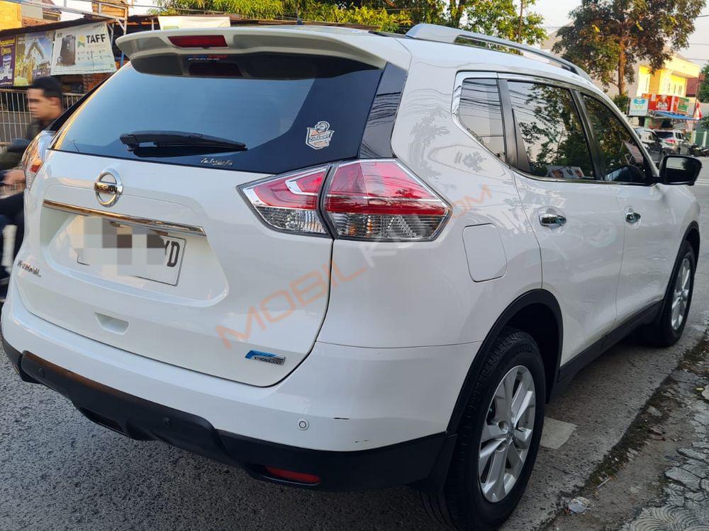 Mobil Nissan X-Trail 2014