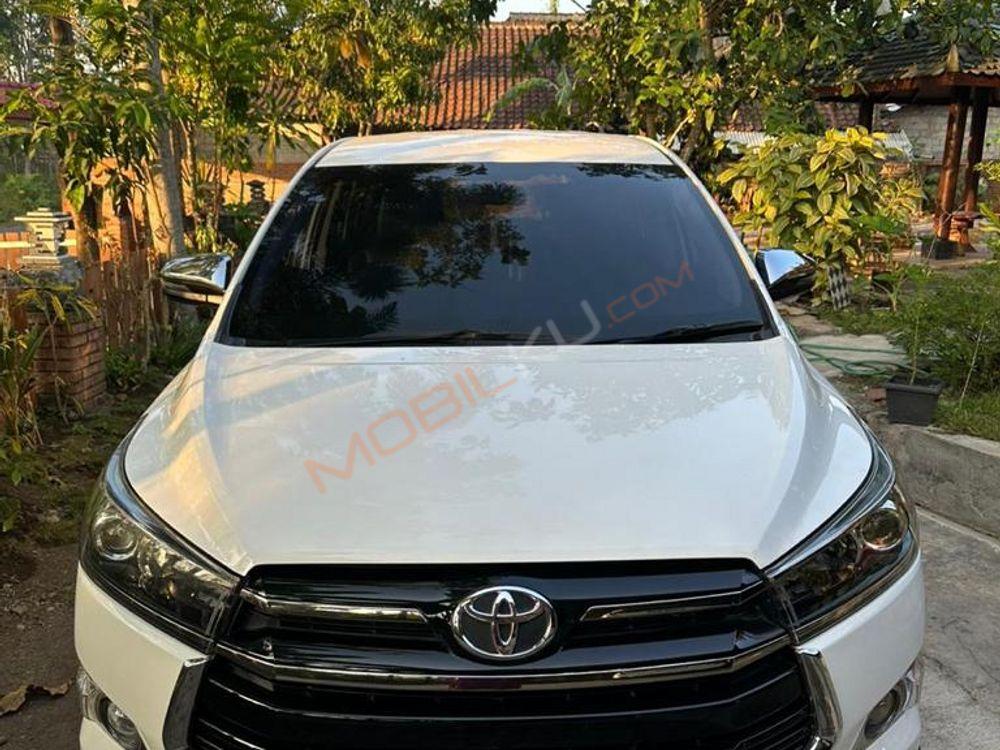 Mobil Toyota Kijang Innova 2017