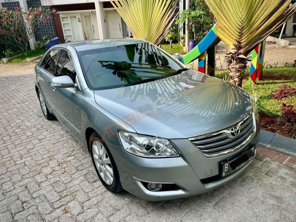 Mobil Toyota Camry 2007