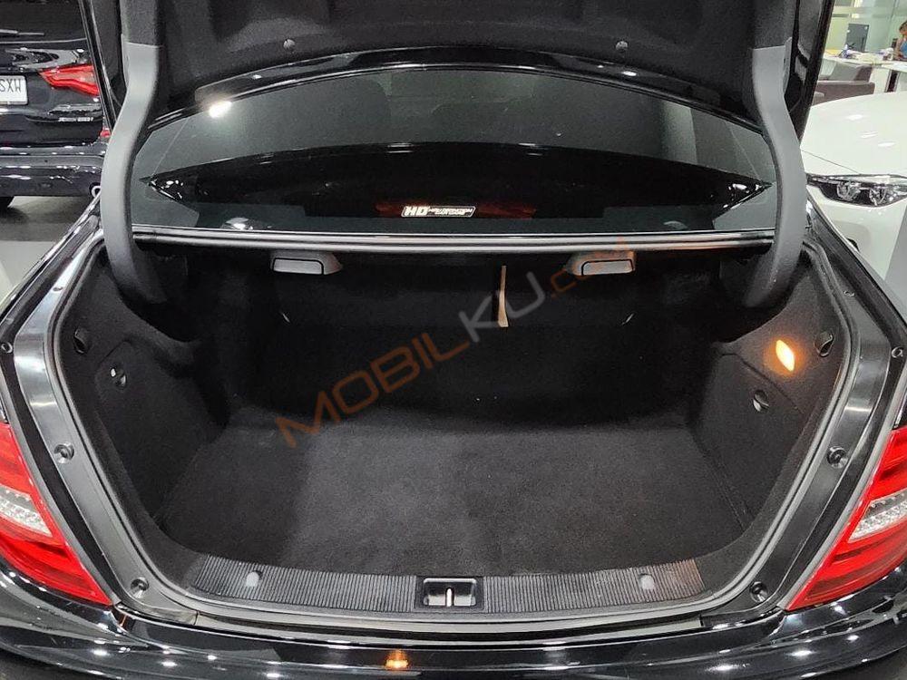 Mobil Mercedes-Benz C-Class 2013